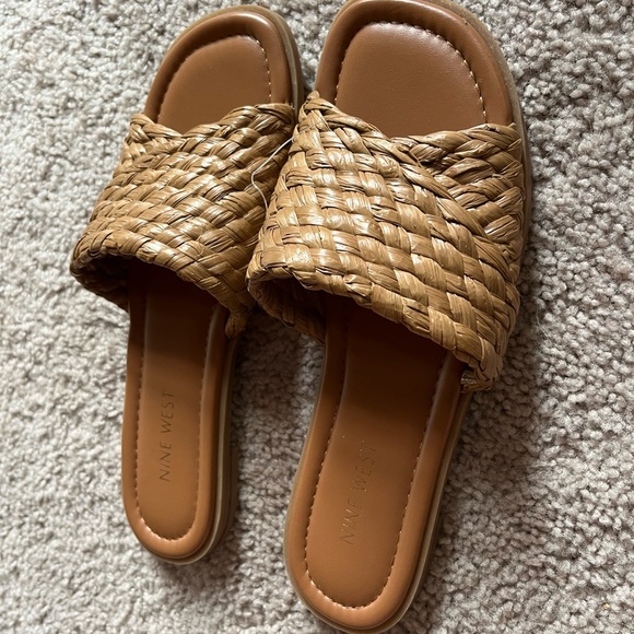 Nine West Women's Havah Slip-On Casual Flat Slide Sandals - Picture 3 of 5